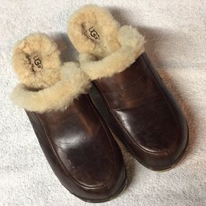 UGG Women’s Brown Leather Fleece Mule Size 8